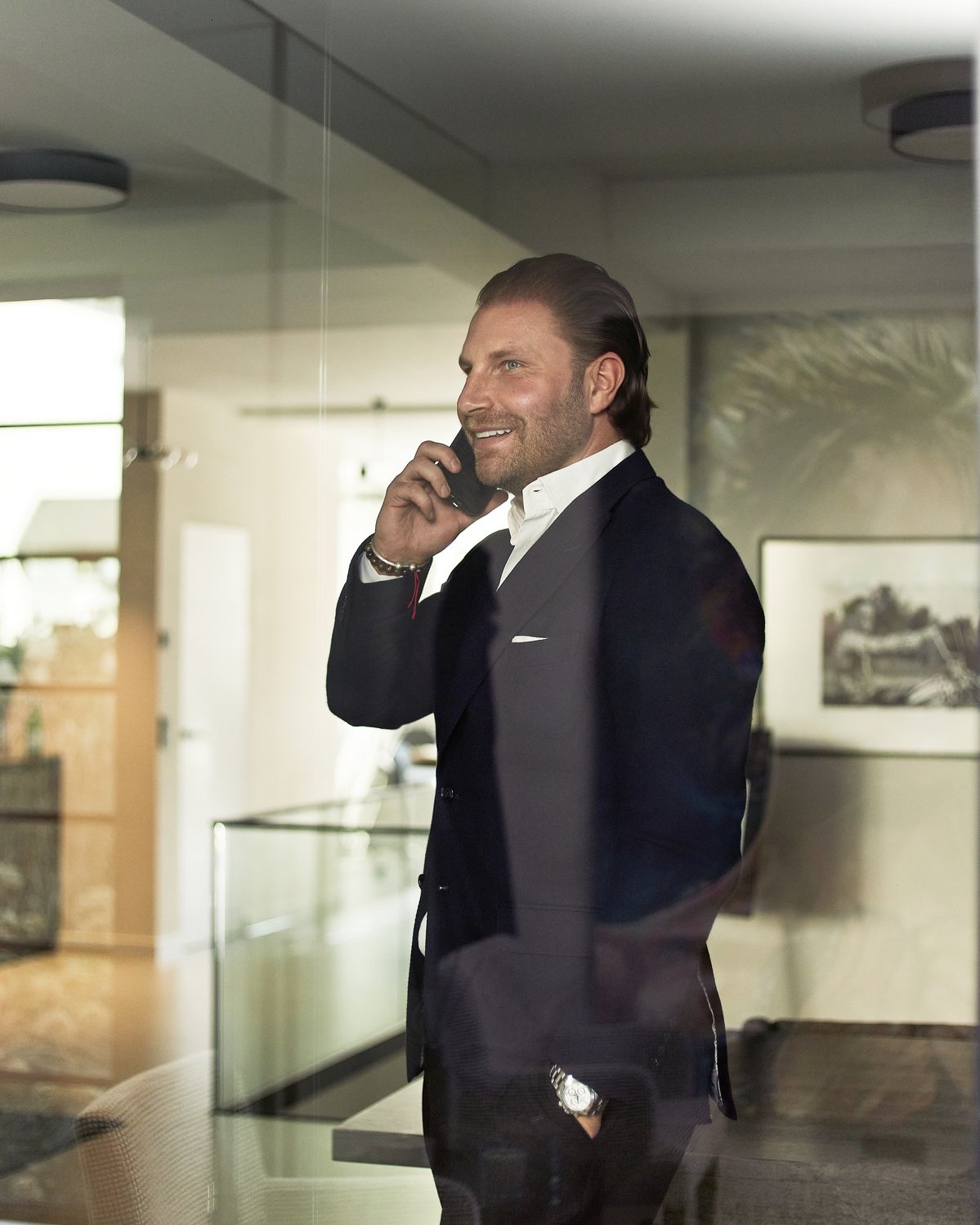 Signature portrait, reflection