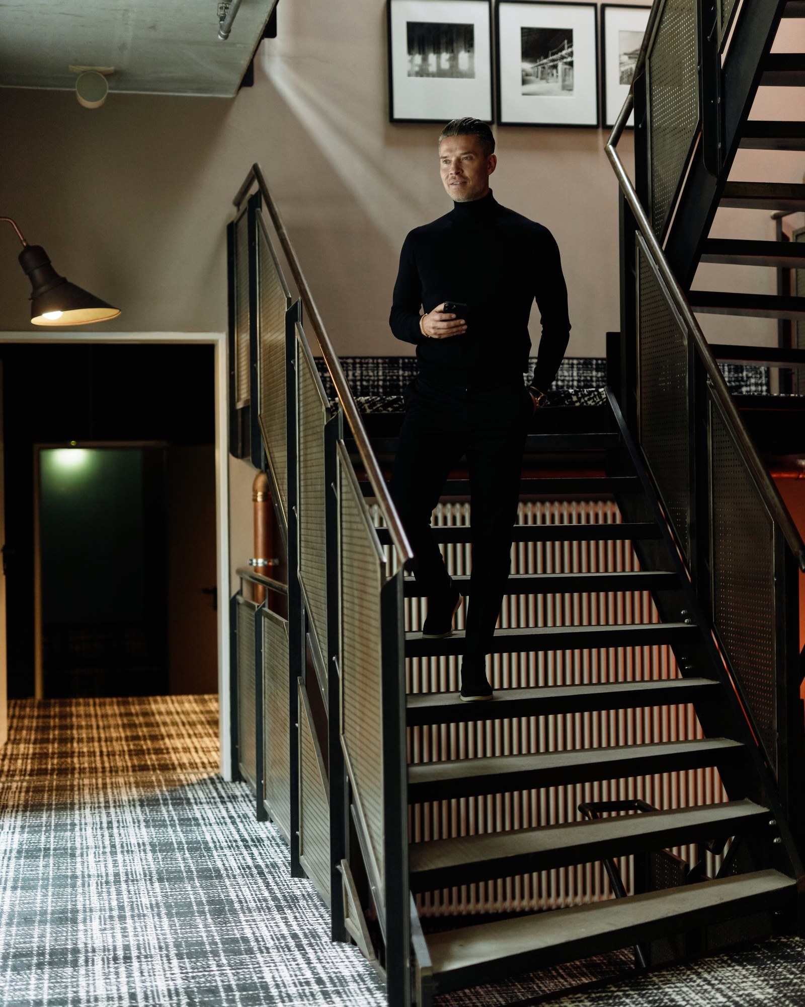 Signature portrait, descending staircase